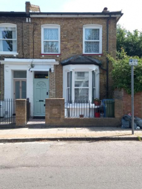 Bubblesbnb- 4 Bedroom House